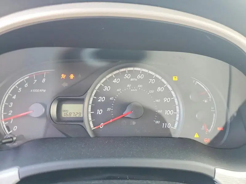 2013 TOYOTA SIENNA LE 8-PASSENGER  
