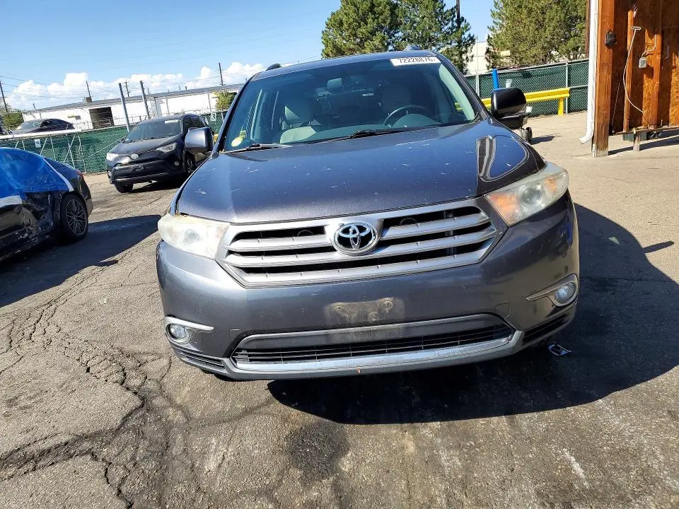 2013 TOYOTA HIGHLANDER LIMITED  