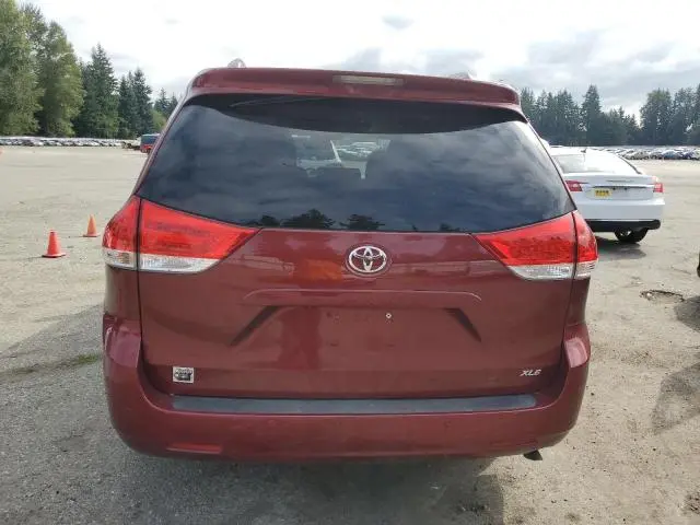 2014 TOYOTA SIENNA XLE  