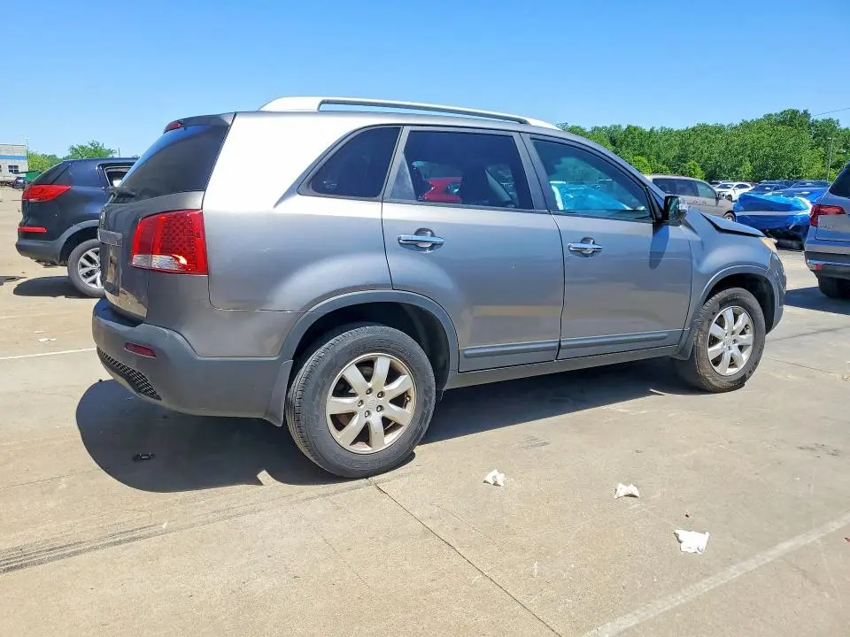 2011 KIA SORENTO LX  