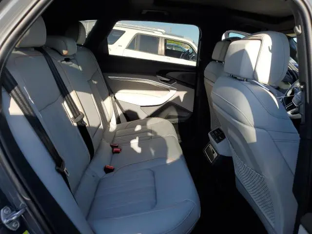 2024 AUDI Q8 E-TRON PRESTIGE  