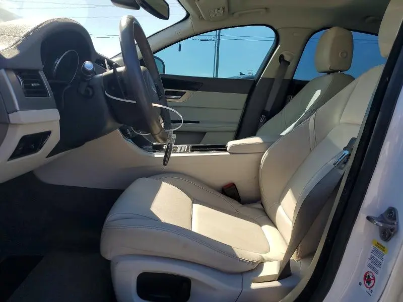 2017 JAGUAR XF PREMIUM  
