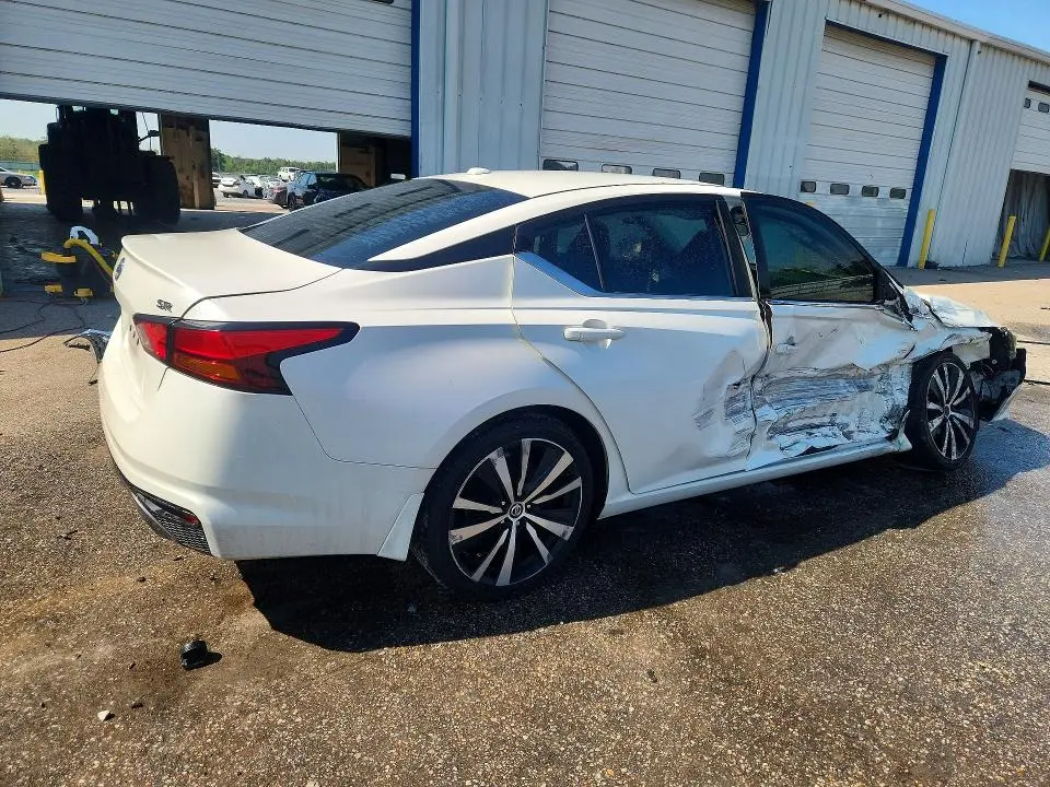 2019 NISSAN ALTIMA SR  