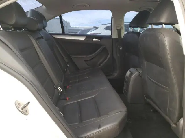 2013 VOLKSWAGEN JETTA SE  