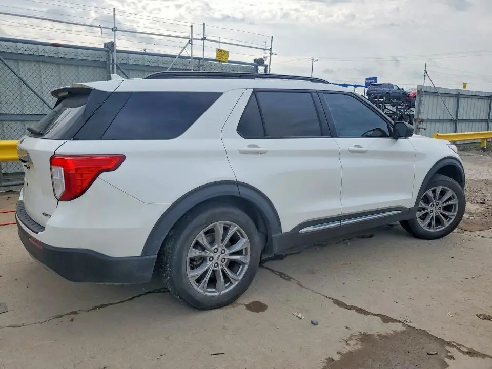 2022 FORD EXPLORER XLT  
