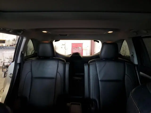 2017 TOYOTA HIGHLANDER SE  