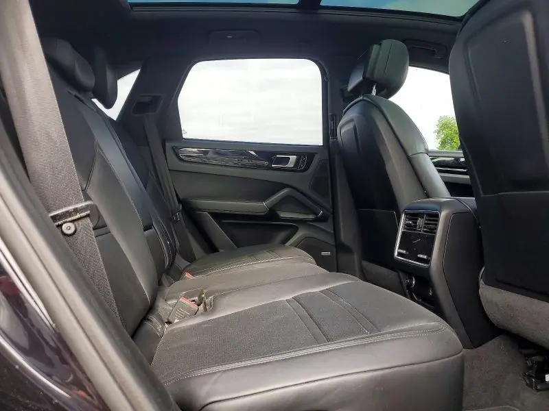 2019 PORSCHE CAYENNE   