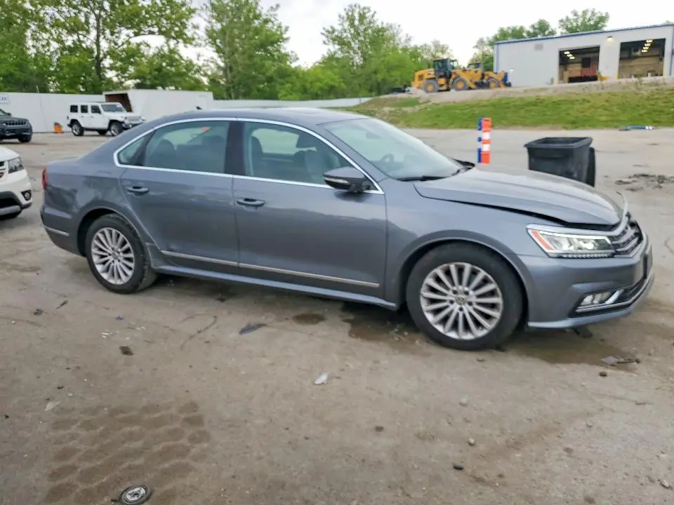 2017 VOLKSWAGEN PASSAT SE  