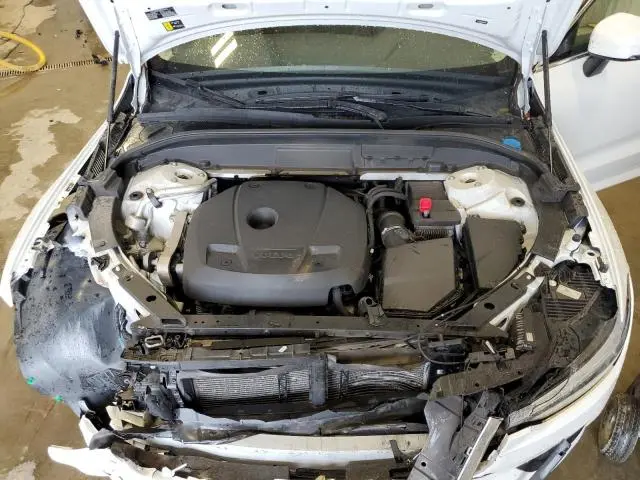 2021 VOLVO XC60 T5 MOMENTUM  
