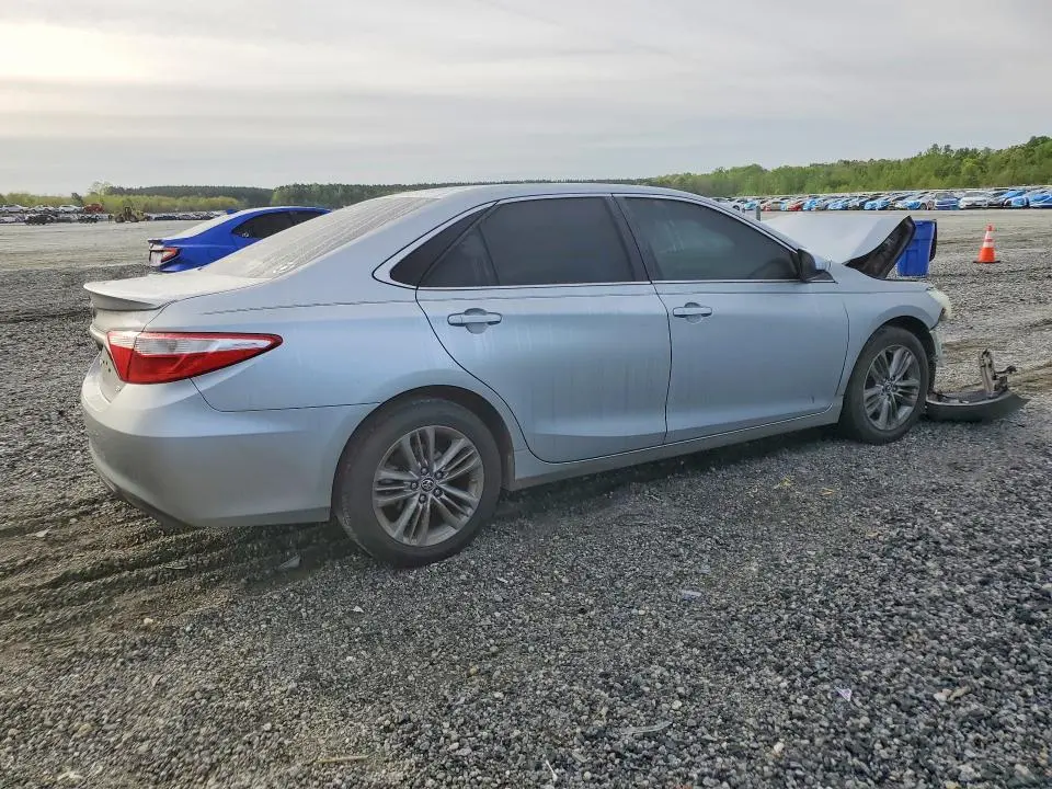 2016 TOYOTA CAMRY SE  