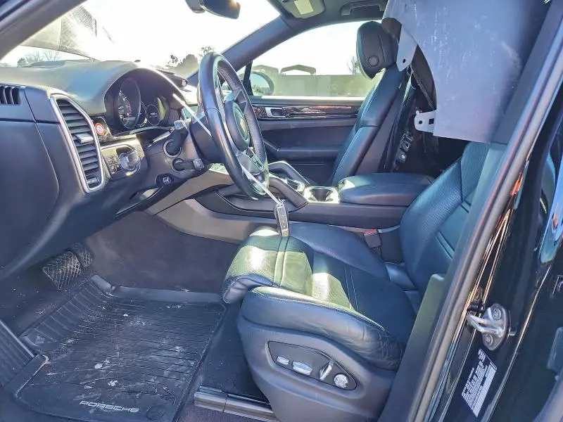 2020 PORSCHE CAYENNE   