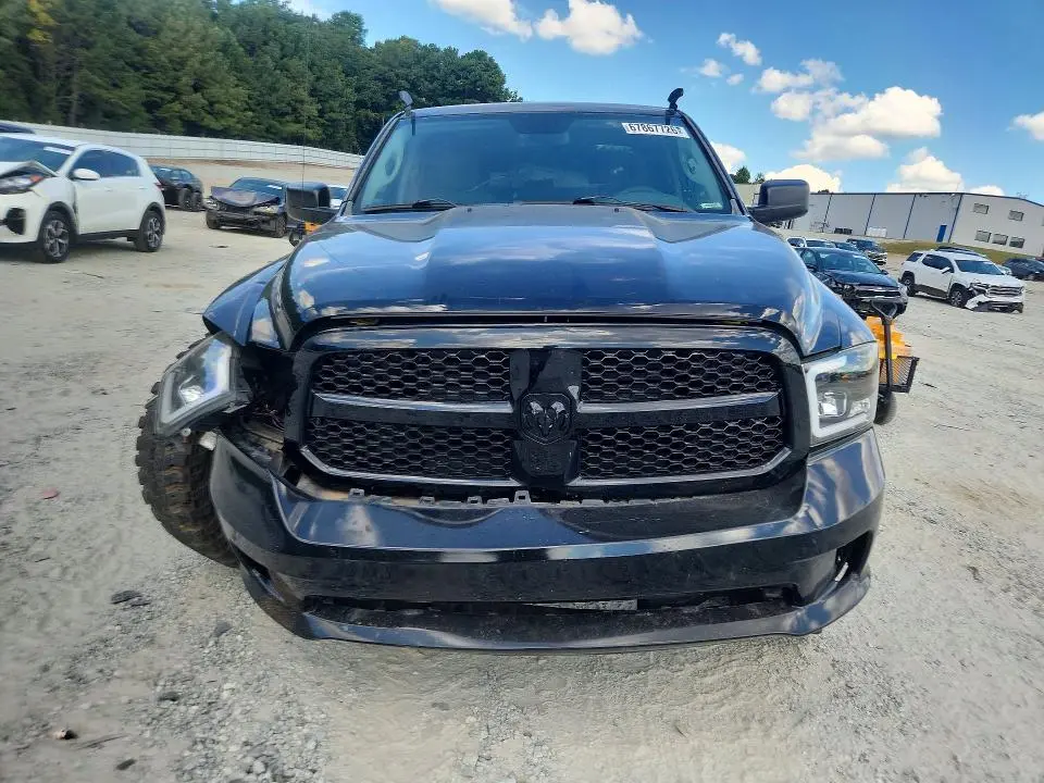 2015 RAM 1500 ST  