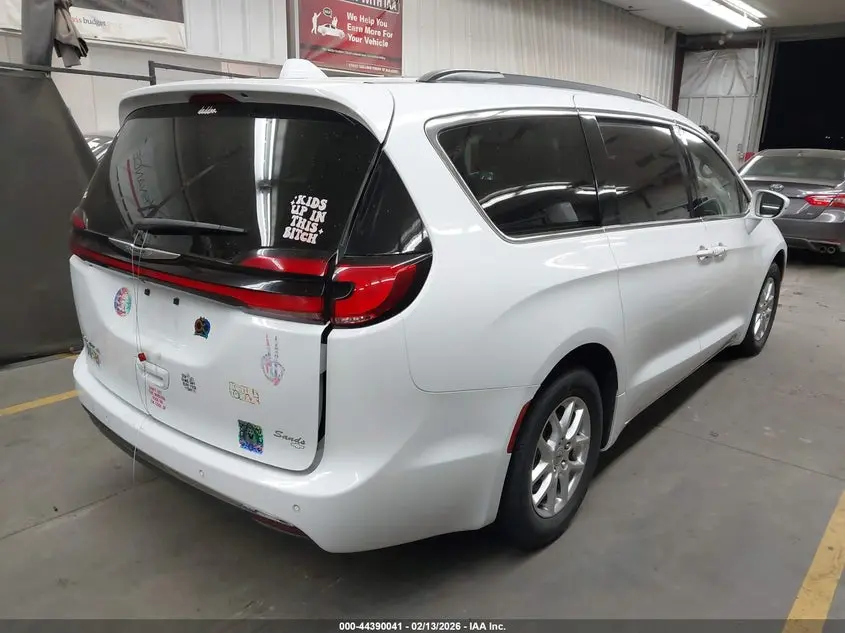 2022 CHRYSLER PACIFICA TOURING L