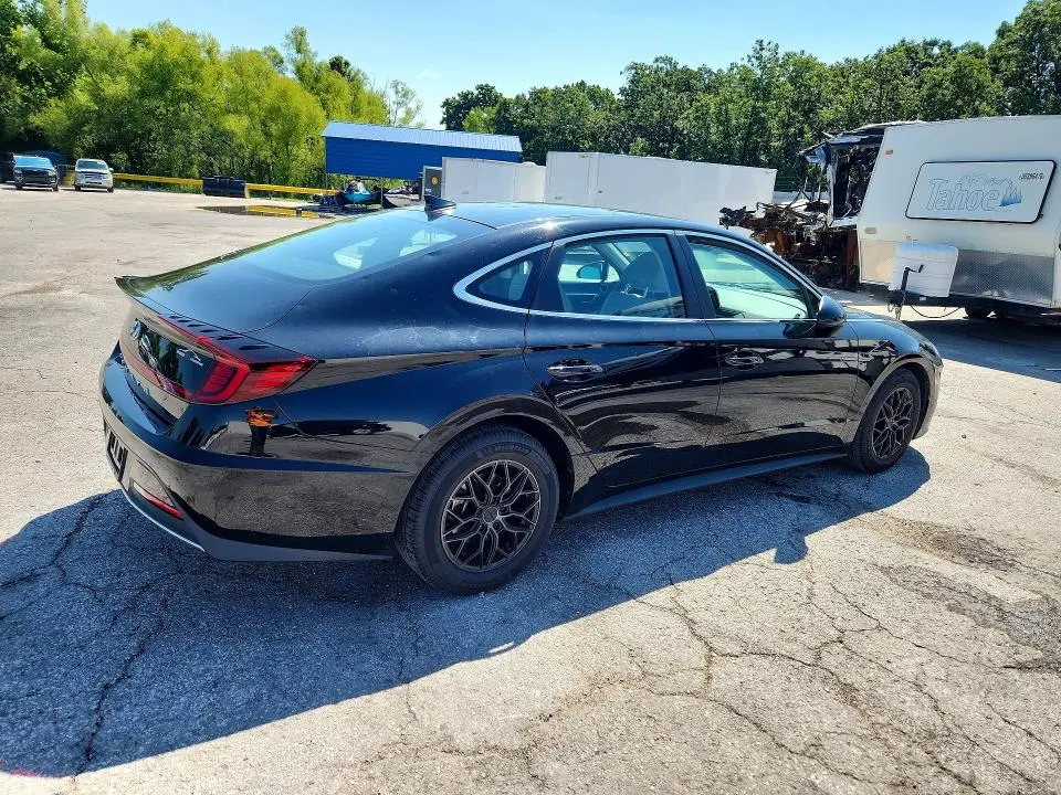 2020 HYUNDAI SONATA SE  