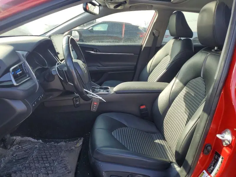 2022 TOYOTA CAMRY XLE  
