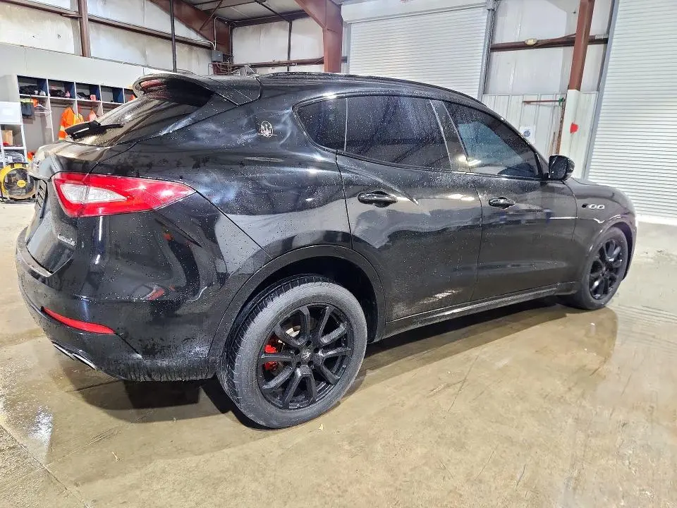 2017 MASERATI LEVANTE LUXURY  