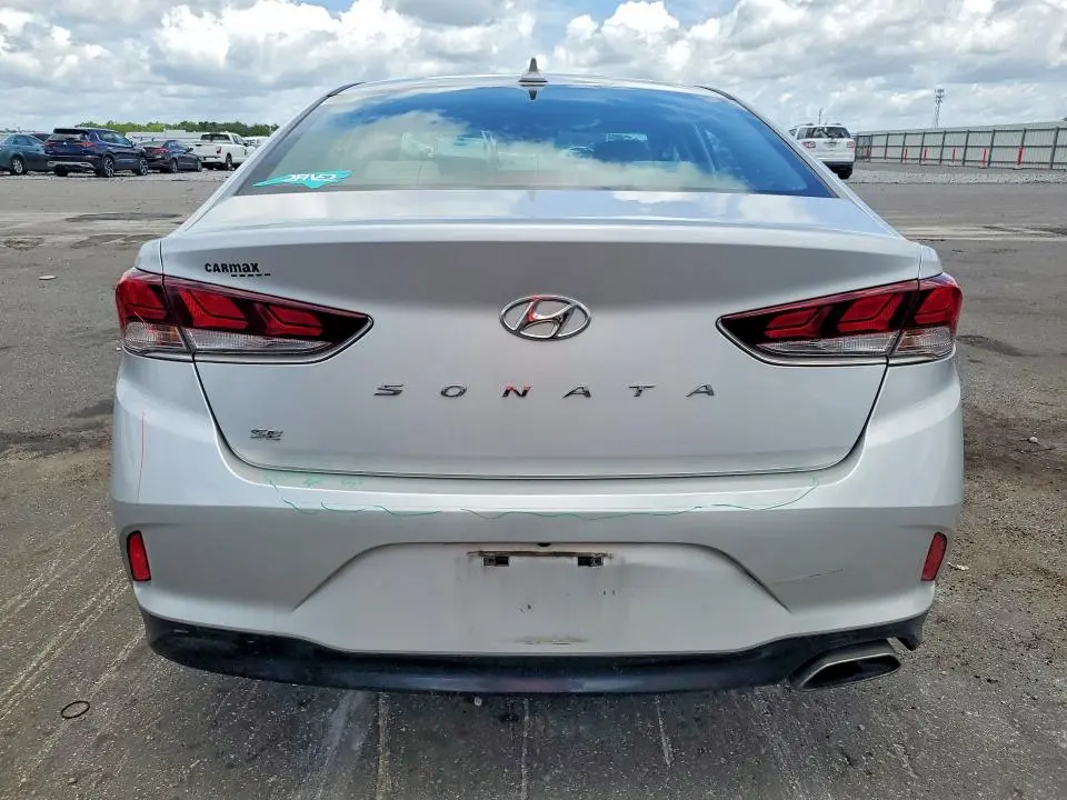 2018 HYUNDAI SONATA SE  