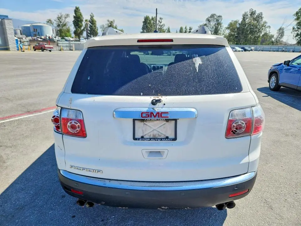 2012 GMC ACADIA SLE  