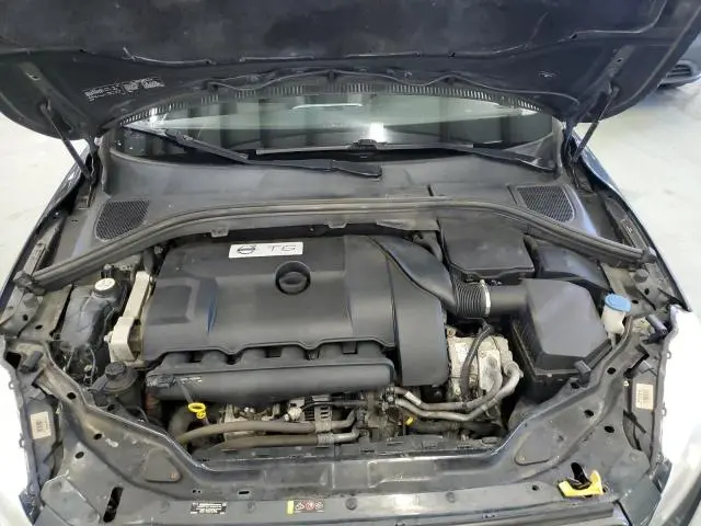2015 VOLVO XC60 T6 PREMIER  