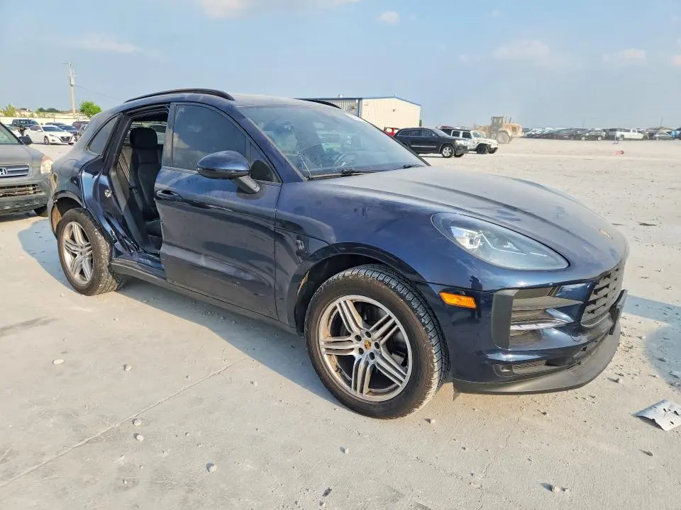 2020 PORSCHE MACAN   