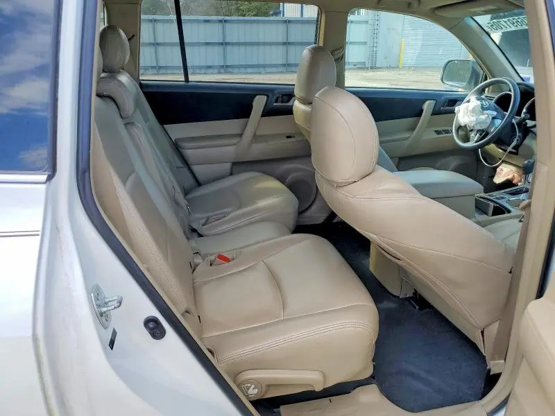 2011 TOYOTA HIGHLANDER BASE  