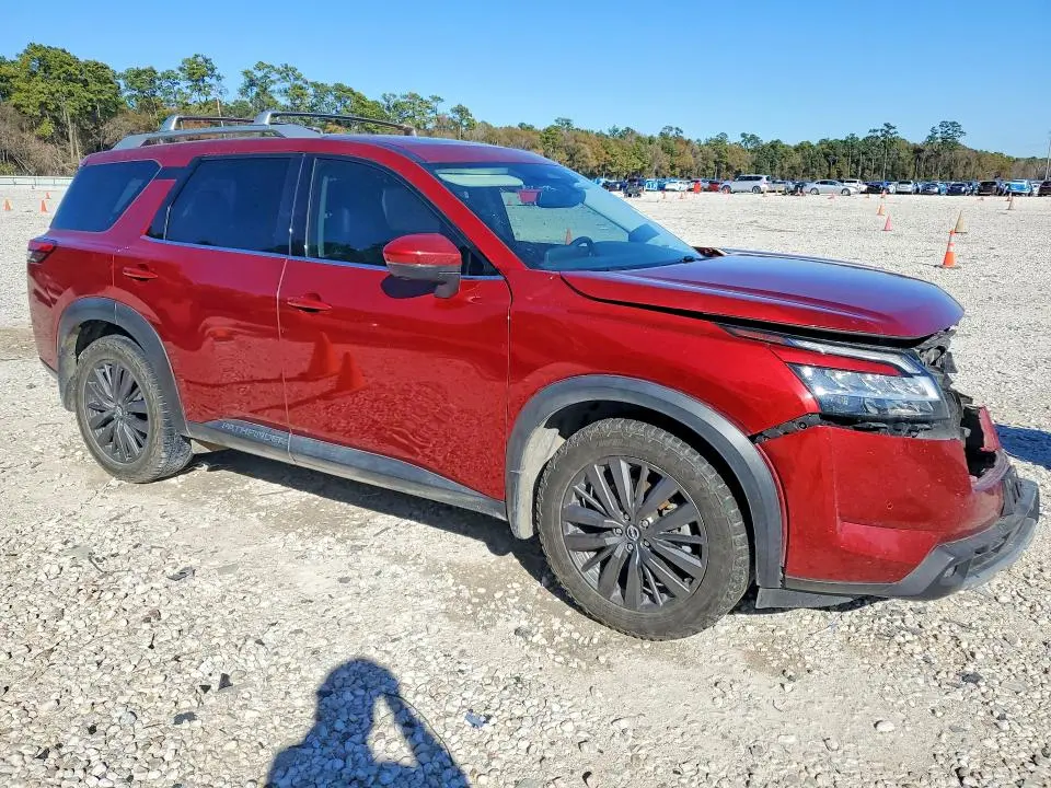 2022 NISSAN PATHFINDER SL  