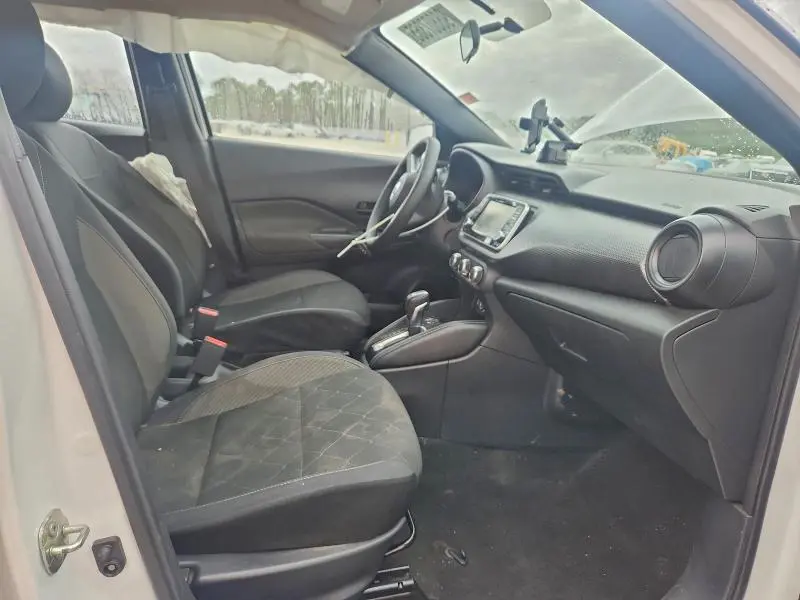 2019 NISSAN KICKS S  