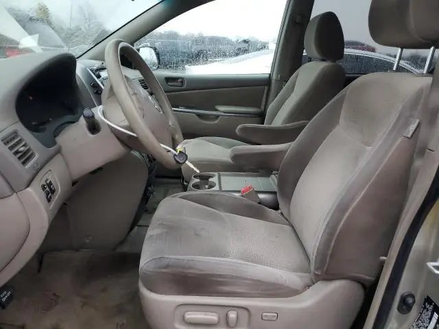 2010 TOYOTA SIENNA CE