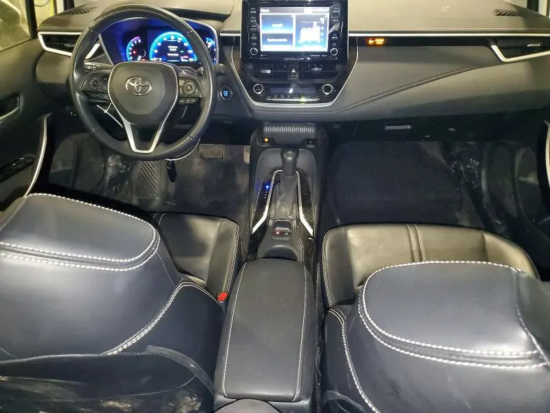 2020 TOYOTA COROLLA XLE  