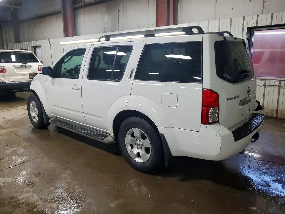 2011 NISSAN PATHFINDER S  