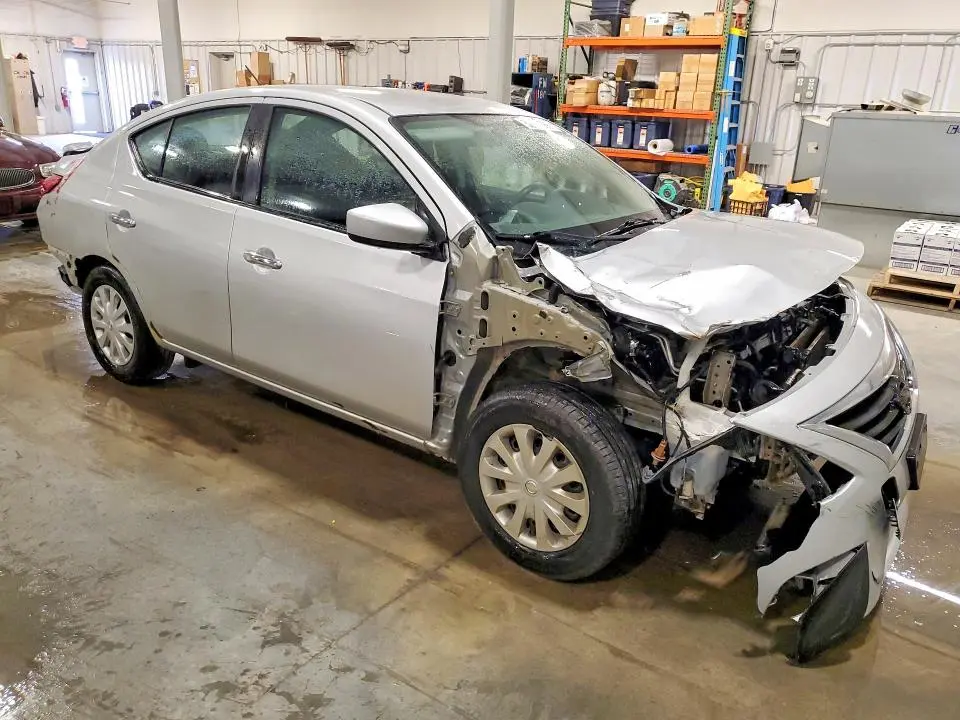 2019 NISSAN VERSA SV  