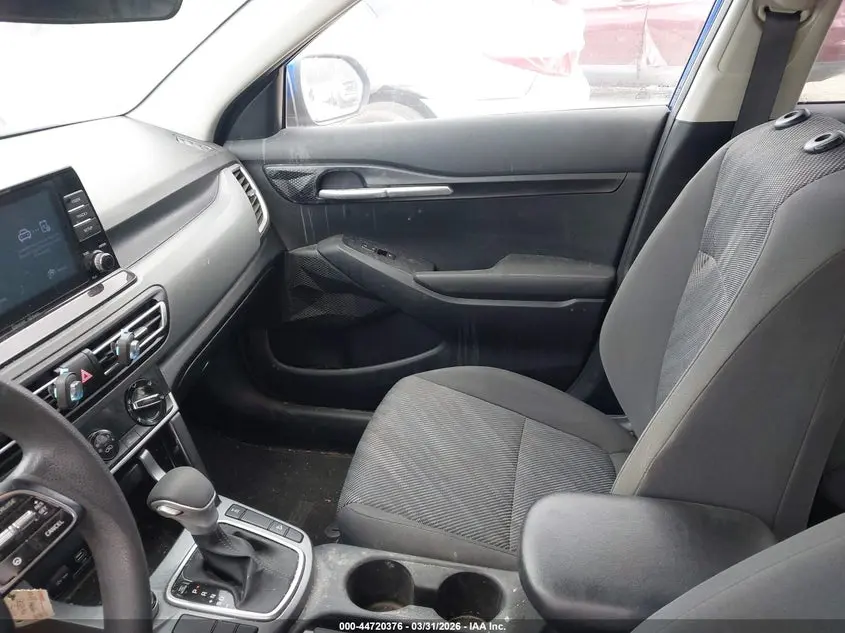 2023 KIA SELTOS LX