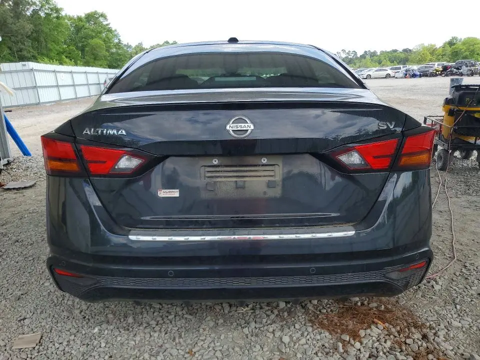 2022 NISSAN ALTIMA SV  