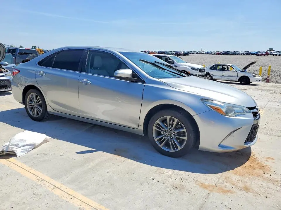 2017 TOYOTA CAMRY SE  
