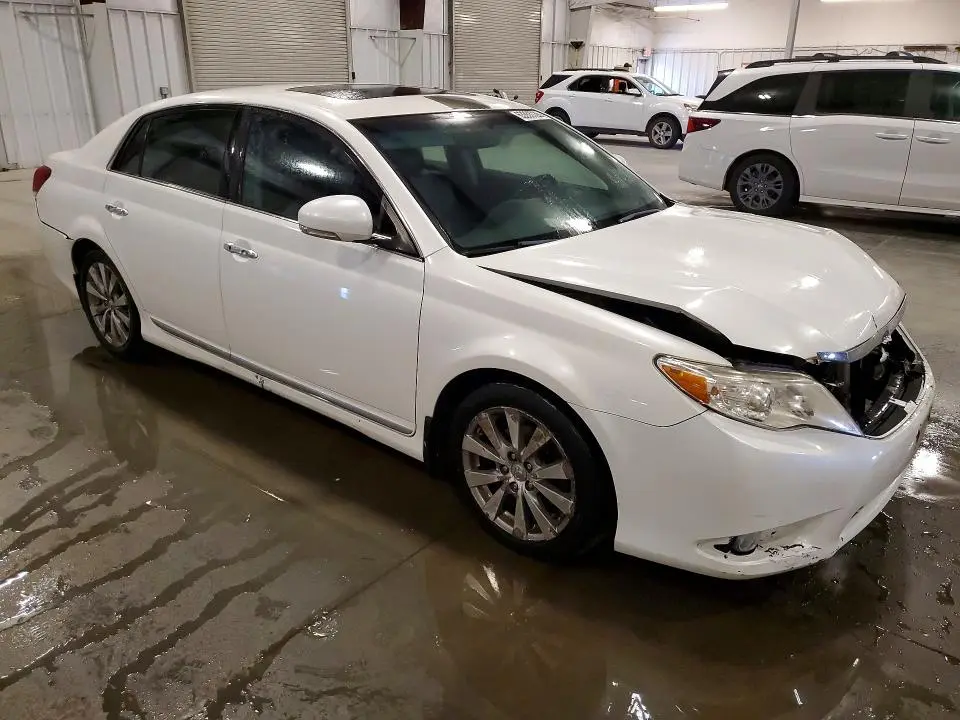 2011 TOYOTA AVALON LIMITED  