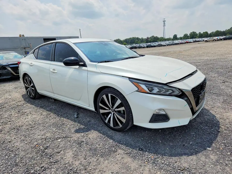 2020 NISSAN ALTIMA SR  