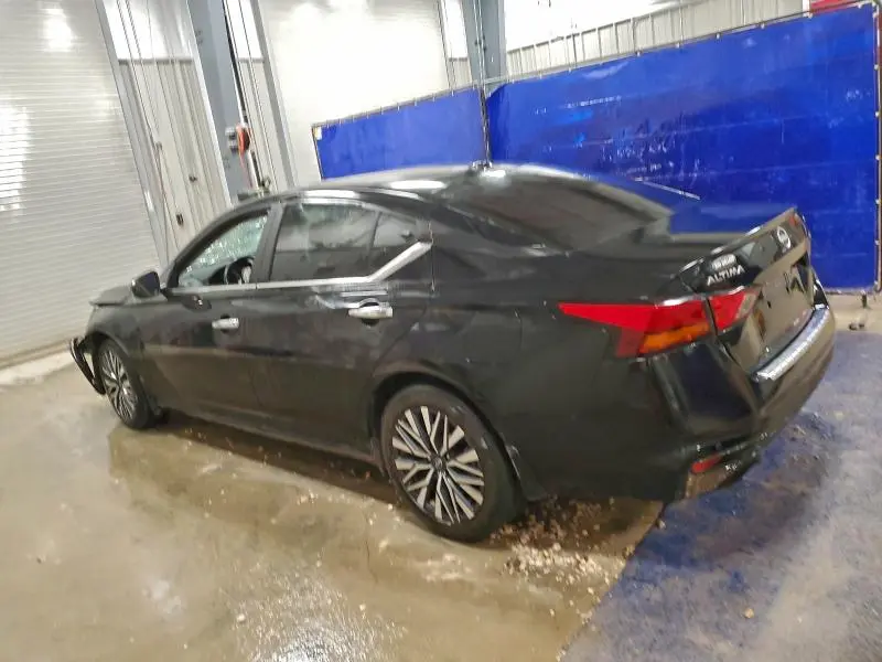 2023 NISSAN ALTIMA SV  