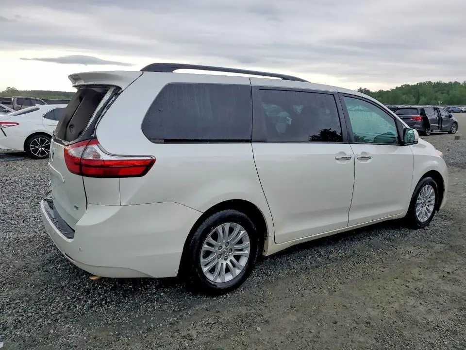 2016 TOYOTA SIENNA XLE 8-PASSENGER  
