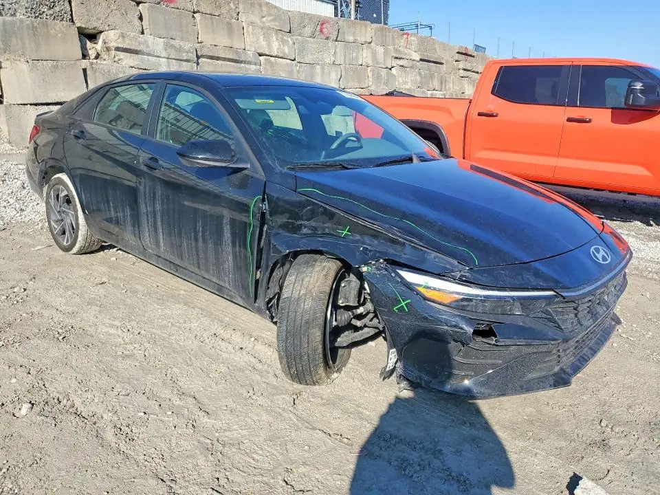 2025 HYUNDAI ELANTRA SEL SPORT  