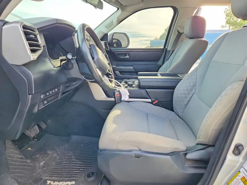 2022 TOYOTA TUNDRA SR5  
