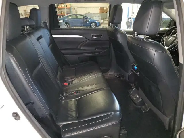 2016 TOYOTA HIGHLANDER XLE  