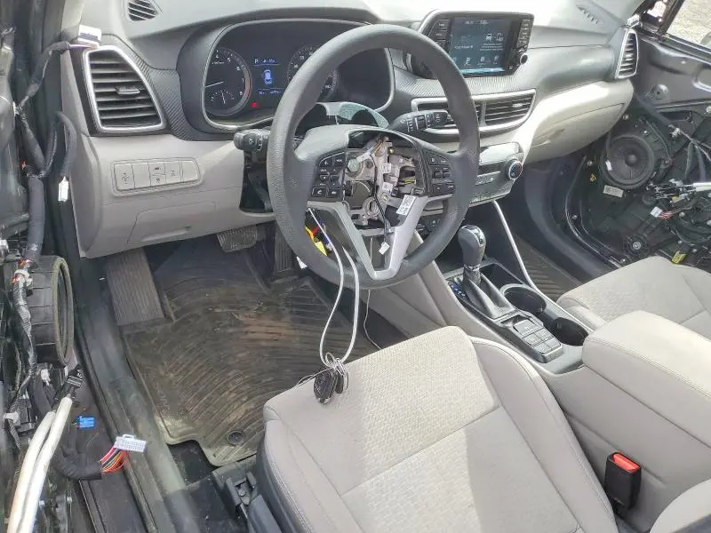 2021 HYUNDAI TUCSON SE  