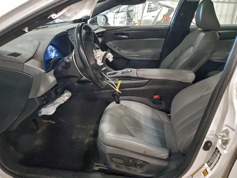 2019 TOYOTA AVALON XLE  