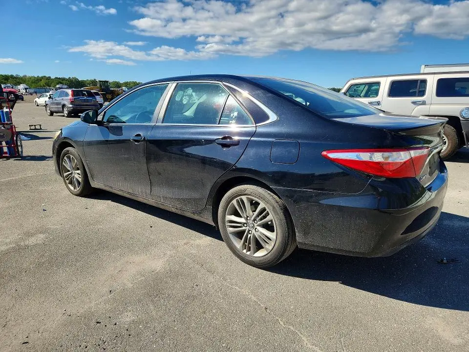 2016 TOYOTA CAMRY SE  