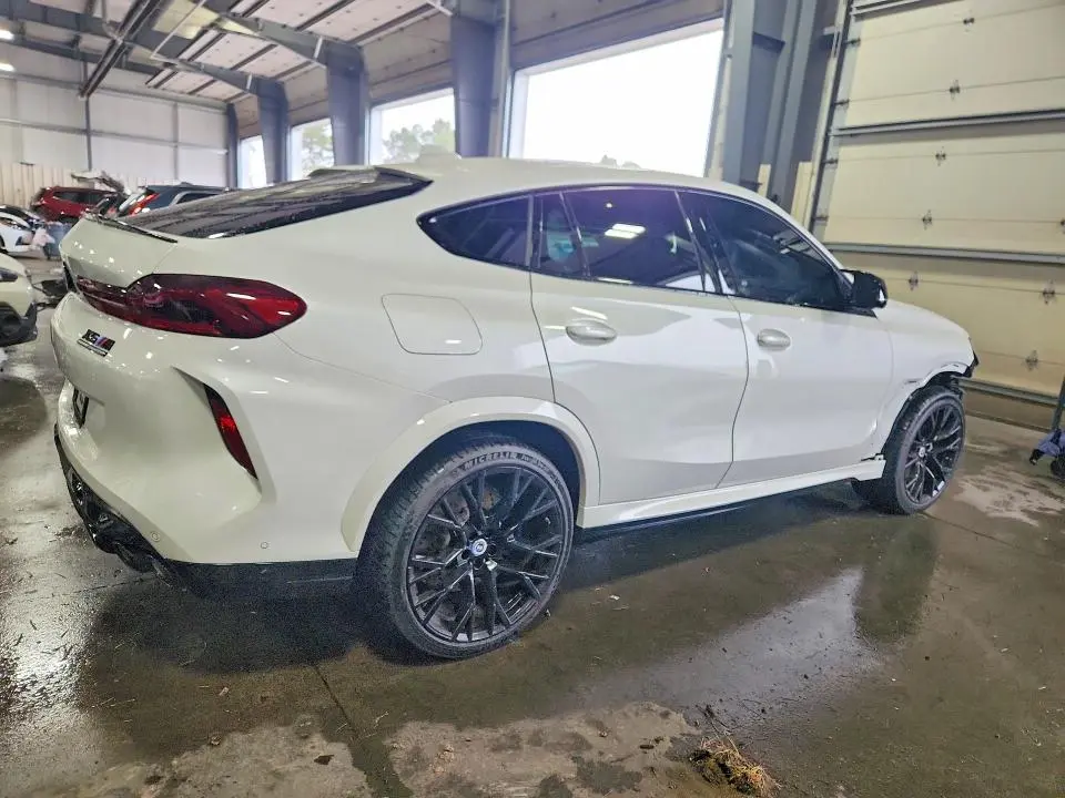 2023 BMW X6 M  