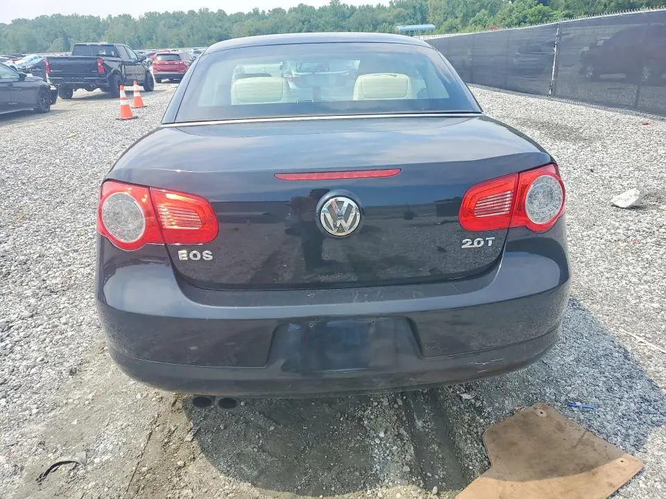 2011 VOLKSWAGEN EOS KOMFORT  