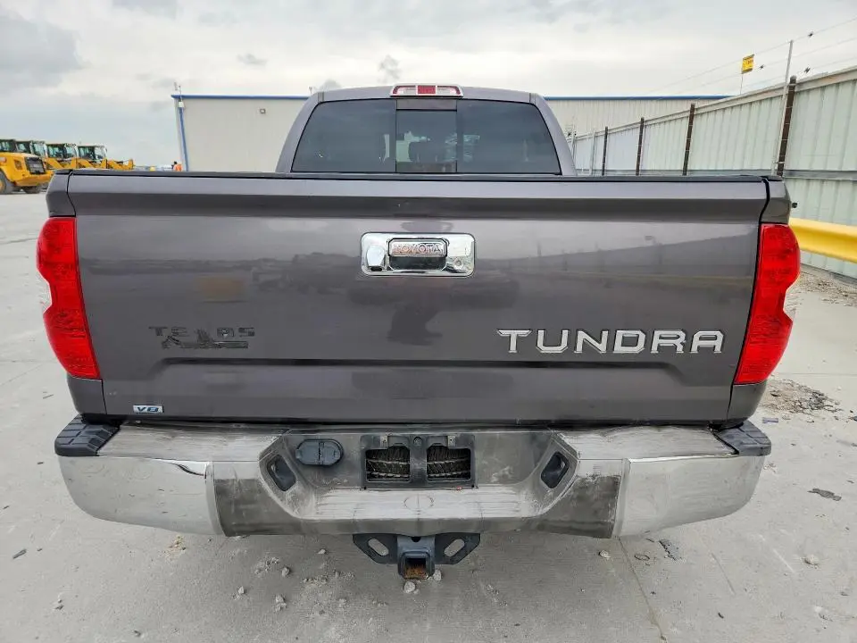 2018 TOYOTA TUNDRA SR5  