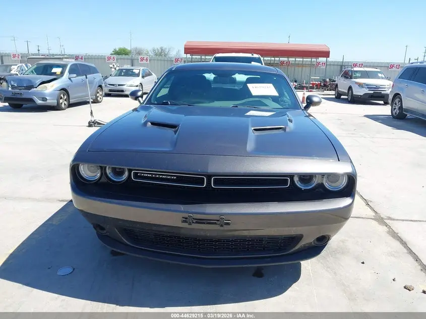 2016 DODGE CHALLENGER SXT