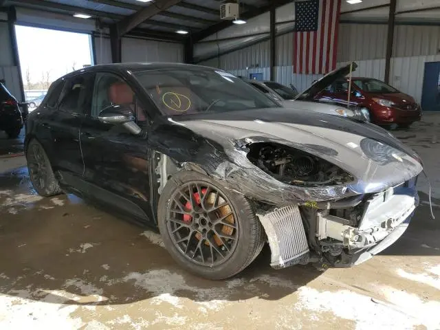 2021 PORSCHE MACAN GTS  