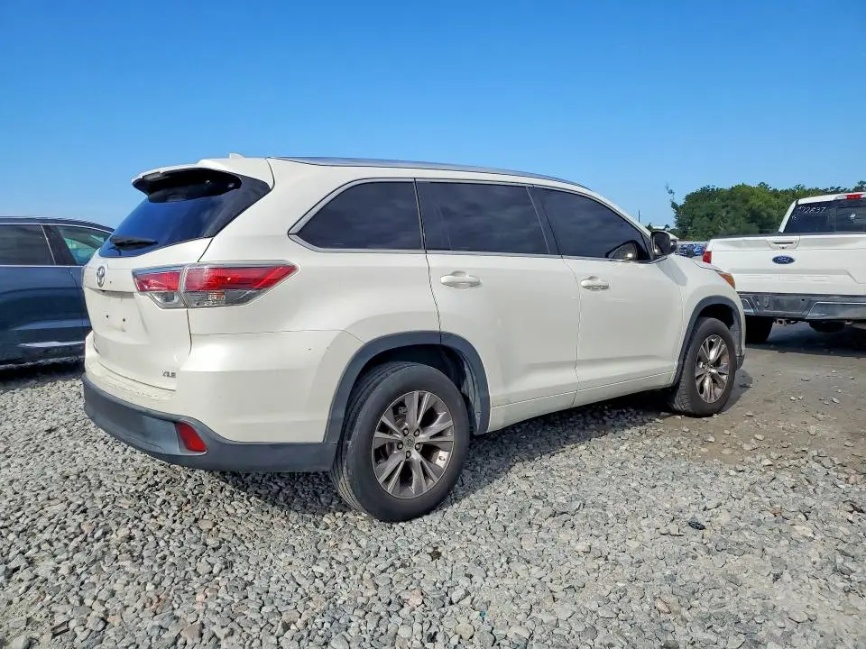 2015 TOYOTA HIGHLANDER XLE  